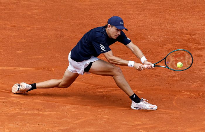 TENNIS-ATP-ESP-MADRID OPEN Alex de Minaur in action against Lorenzo Sonego at the Madrid Masters (Photo: OSCAR DEL POZO/AFP via Getty Images)