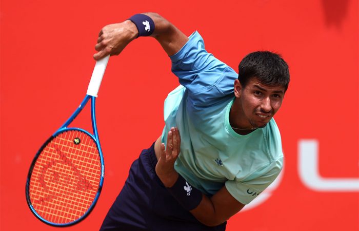Alexei Popyrin at Queen's Club LONDON, ENGLAND - JUNE 17: Alexei Popyrin of Australia serves against Aleksandar Vukic of Australia during the Men's Singles First Round match on Day Nine of the 2025 HSBC Championships at The Queen's Club on June 17, 2025 in London, England. (Photo by Dan Istitene/Getty Images)