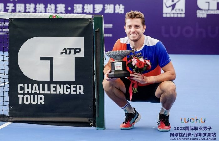 James Duckworth celebrates his title win in Shenzhen