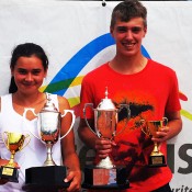 Optus 14s National Claycourt Champions Isabelle Wallace and Jordan Smith. Photo: Tennis Australia